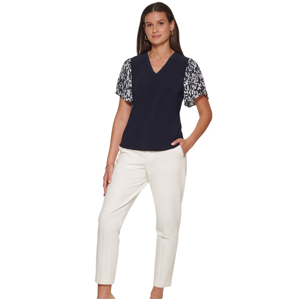 Gorgeous Tommy Hilfiger Elevated with pleated, contrast sleeves, this Navy top